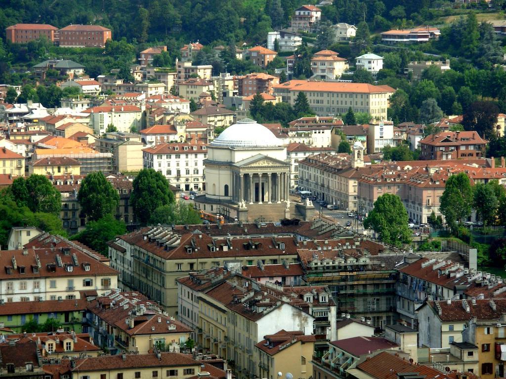 トリノ Casa Petrarca Bed & Breakfast エクステリア 写真